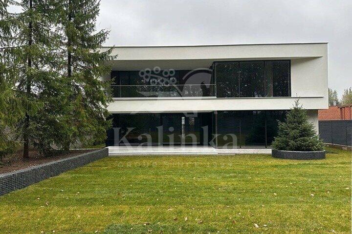 2-этажный коттедж 560 м² без отделки