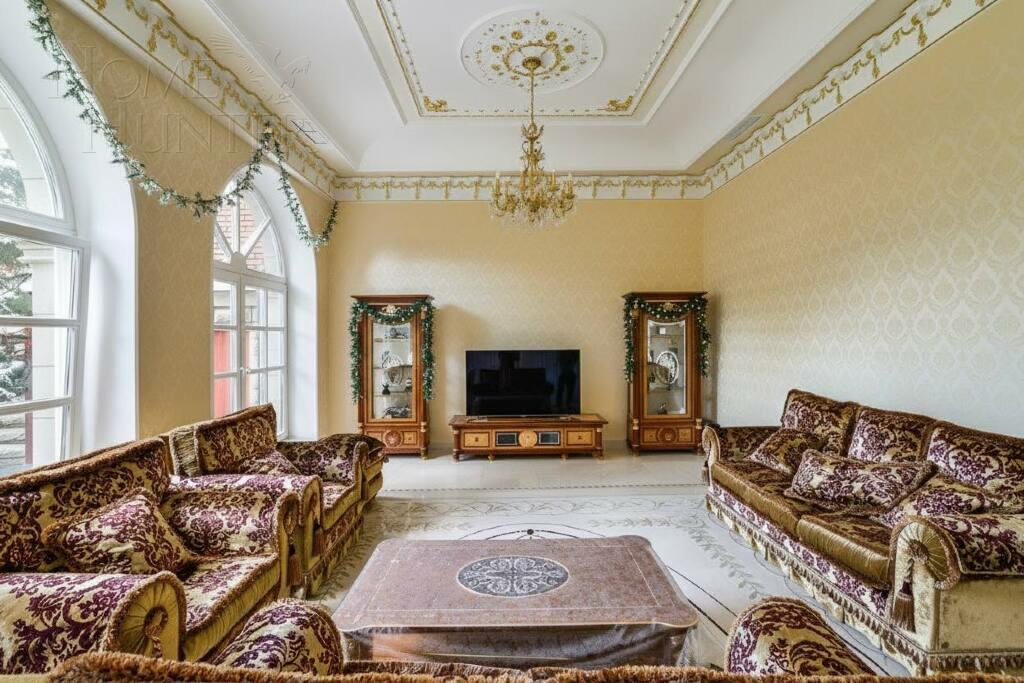 2-этажный коттедж 1 800 м² с отделкой