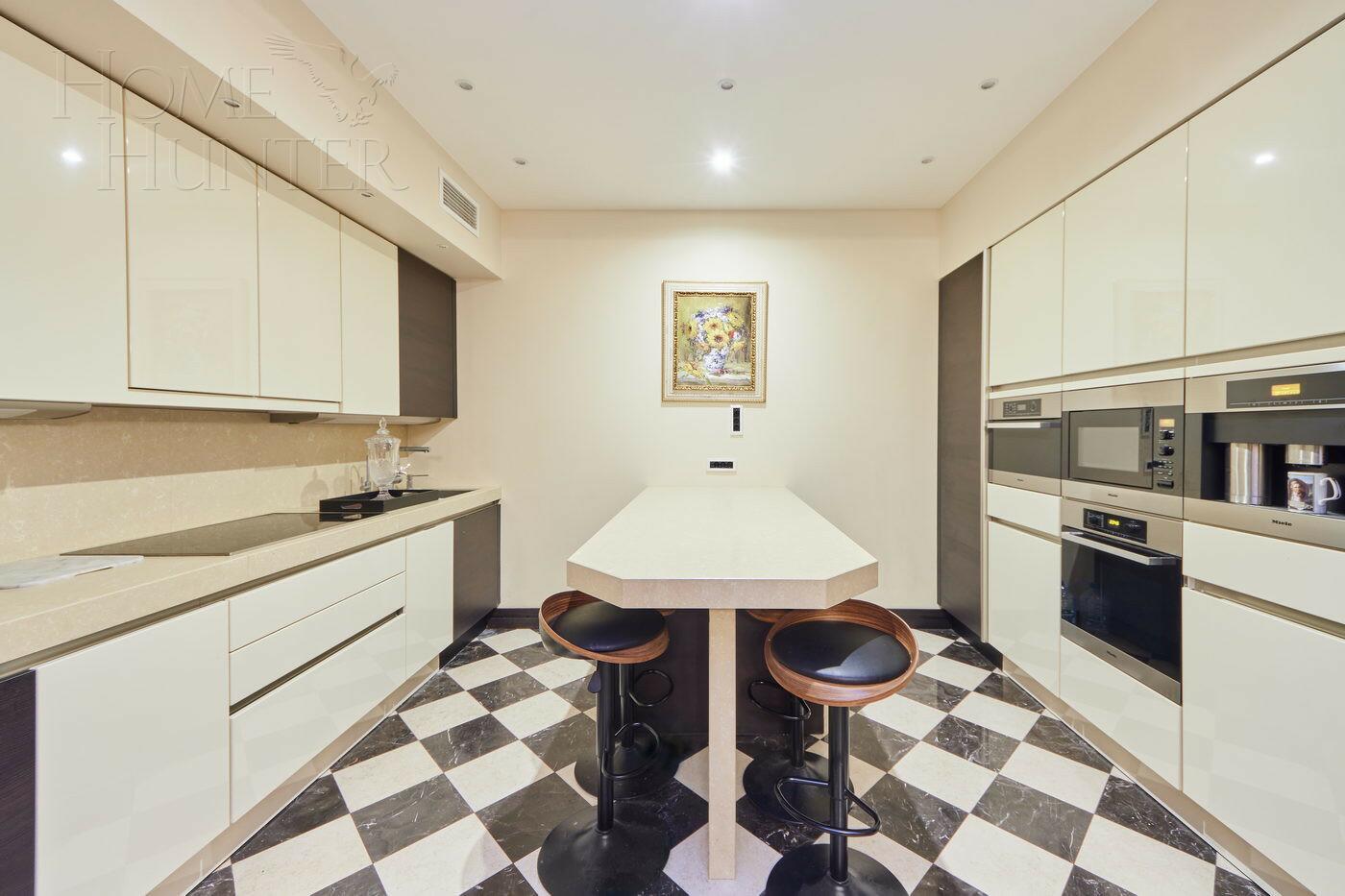 4-КОМН. КВАРТИРА С ОТДЕЛКОЙ 182.4 М² НА 8 ЭТАЖЕ