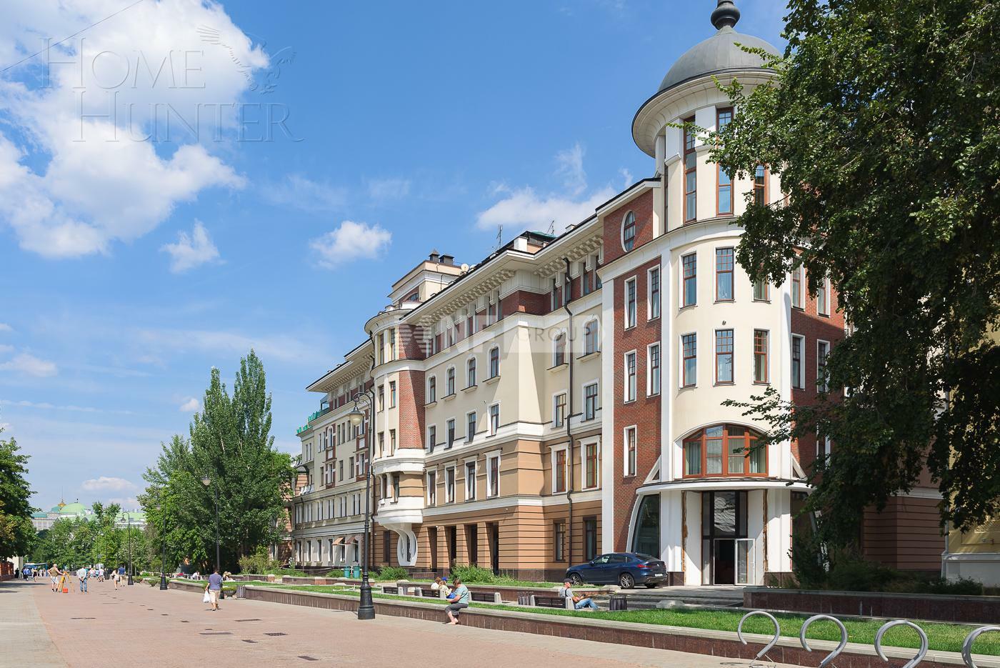 4-КОМН. КВАРТИРА С ОТДЕЛКОЙ 210.3 М² НА 3 ЭТАЖЕ
