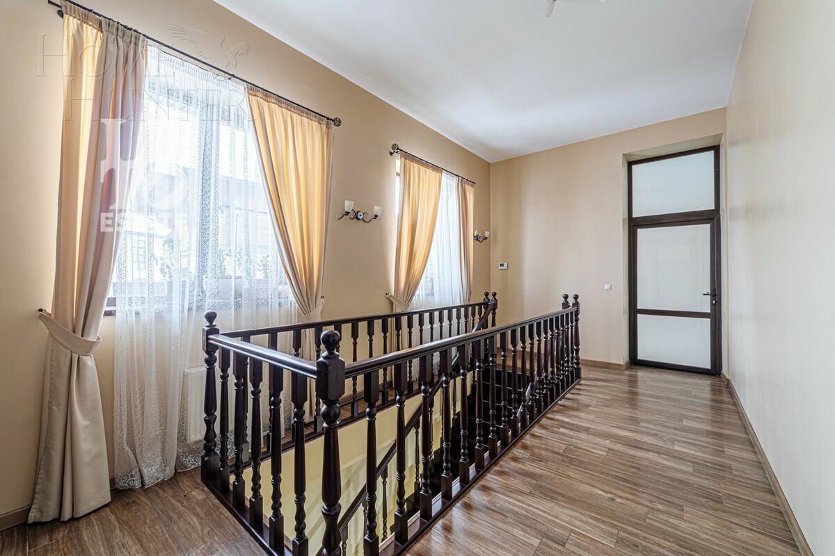 2-этажный коттедж 800 м² с отделкой