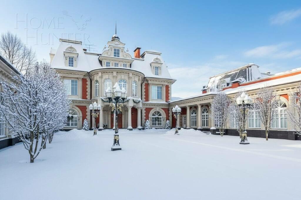 2-этажный коттедж 1 800 м² с отделкой