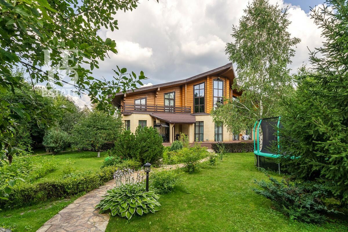 2-этажный коттедж 800 м² с отделкой