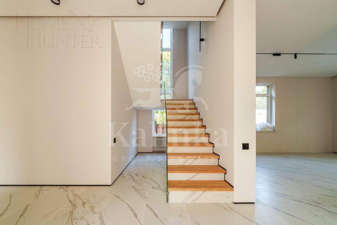 2-этажный коттедж 302 м² с отделкой