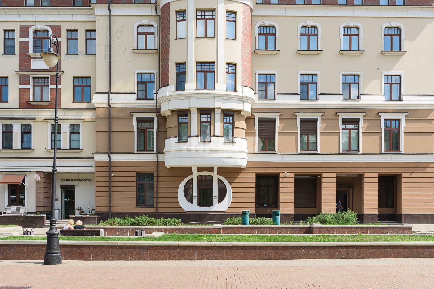 4-КОМН. КВАРТИРА С ОТДЕЛКОЙ 210.3 М² НА 3 ЭТАЖЕ