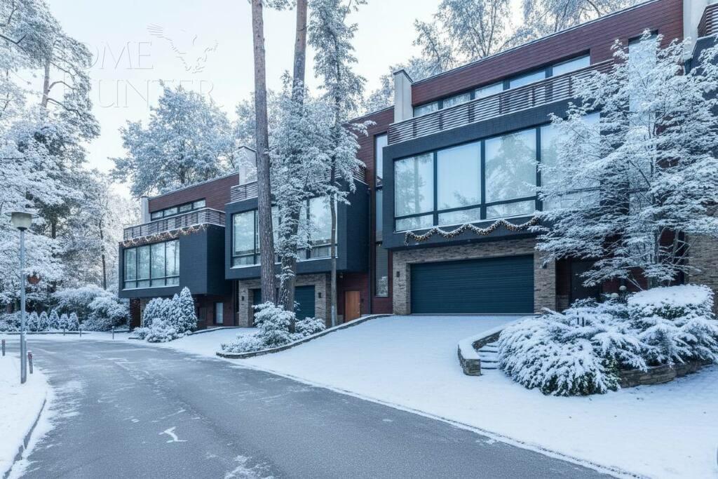 3-этажный таунхаус 340 м² с отделкой