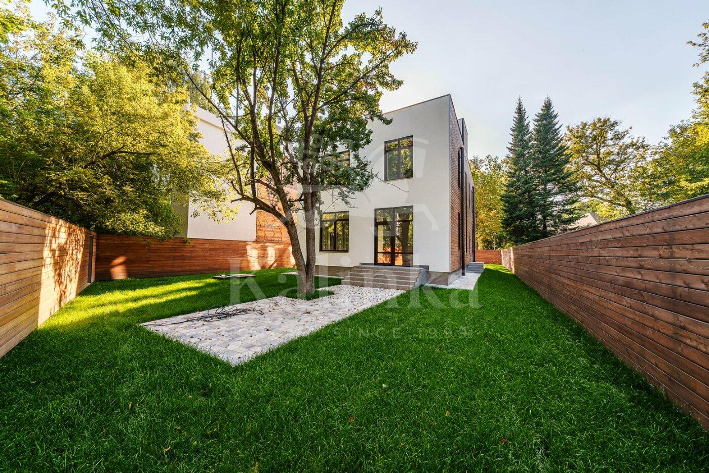 2-этажный коттедж 302 м² с отделкой