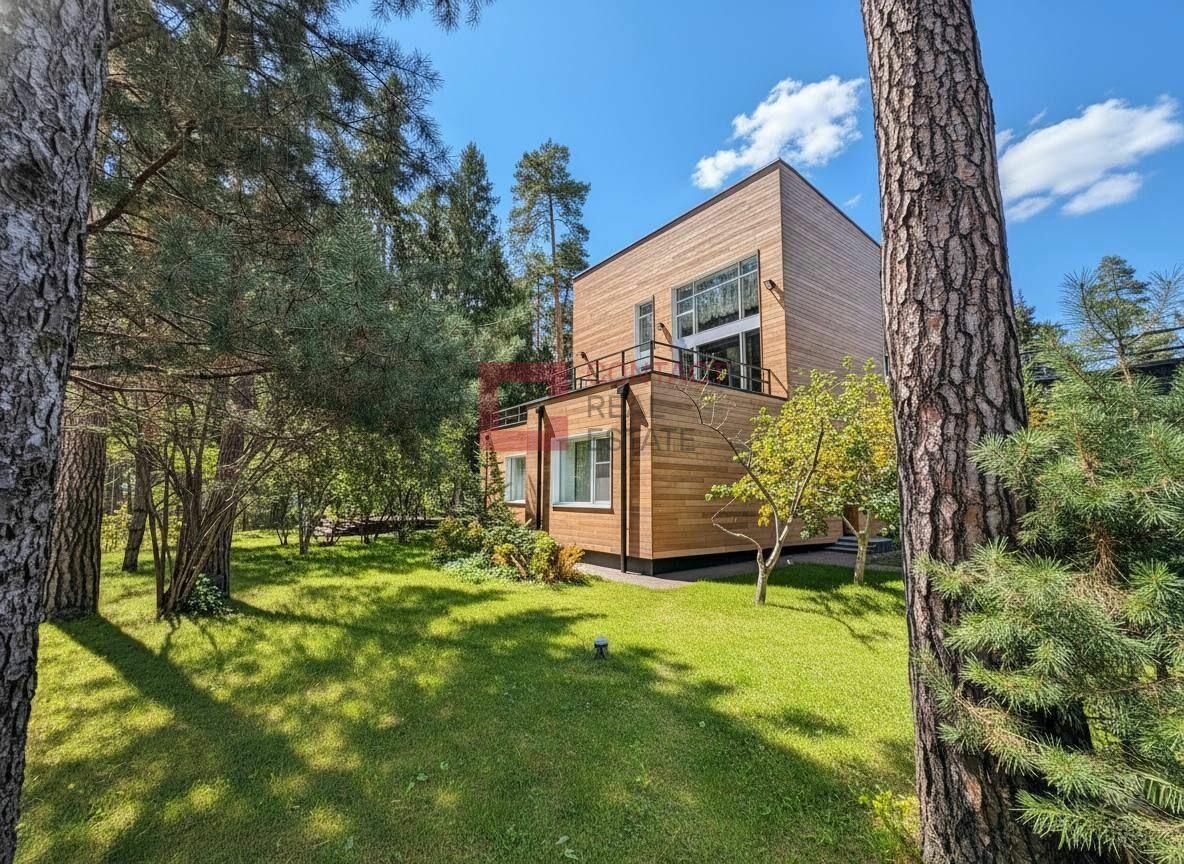 2-этажный коттедж 1 328 м² с отделкой