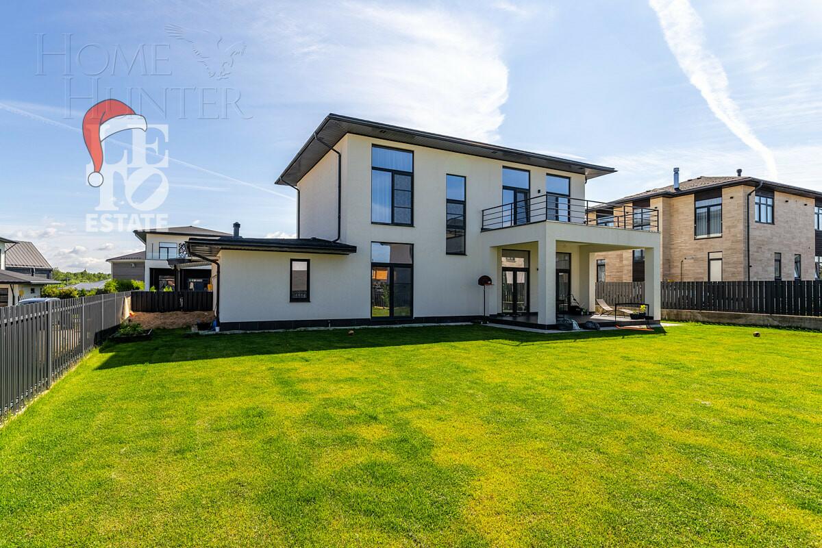 2-этажный коттедж 260 м² с отделкой