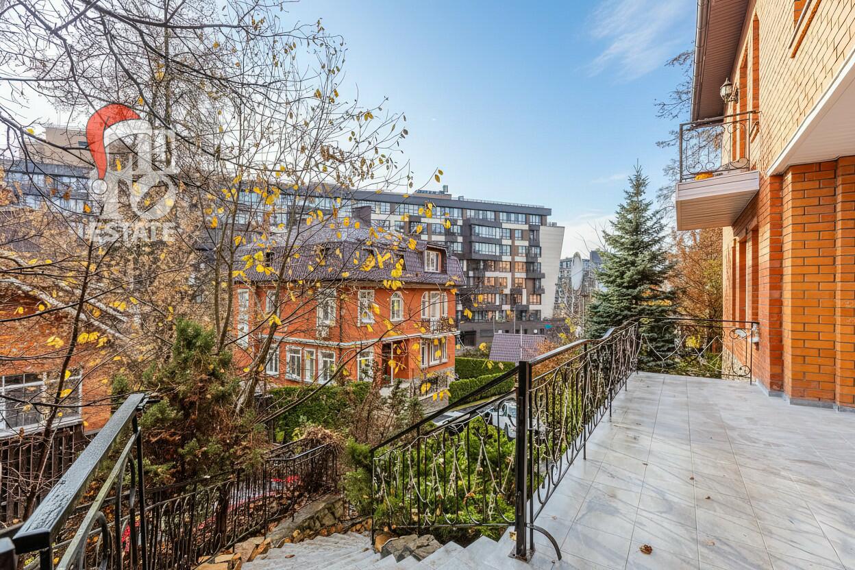 3-этажный коттедж 472 м² с отделкой