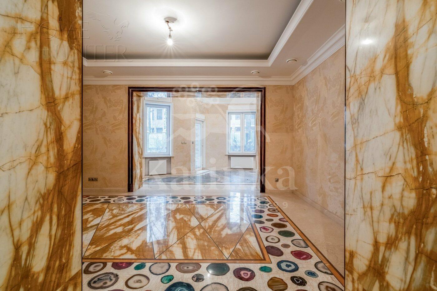 2-этажный коттедж 350 м² с отделкой