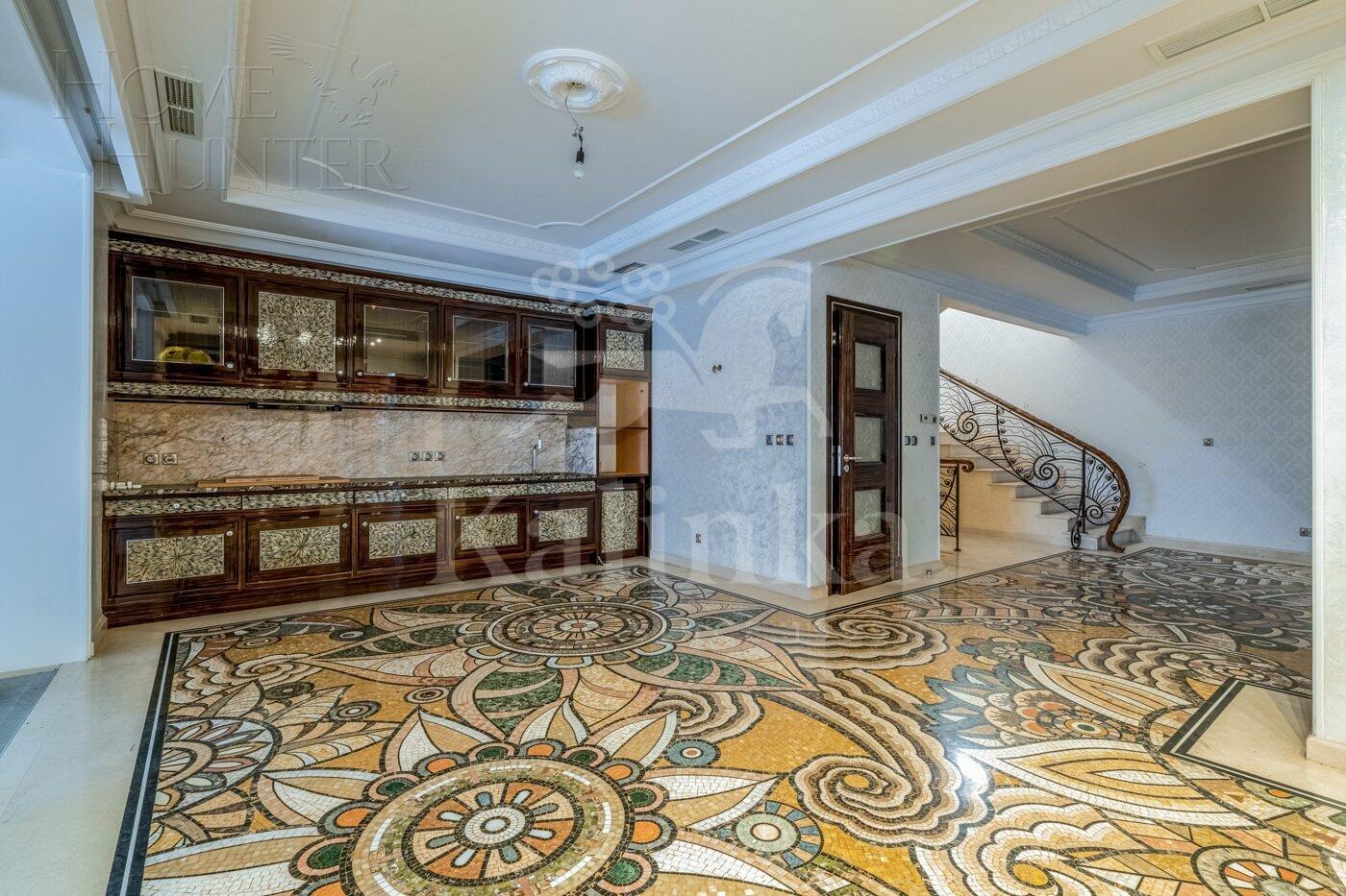 2-этажный коттедж 350 м² с отделкой