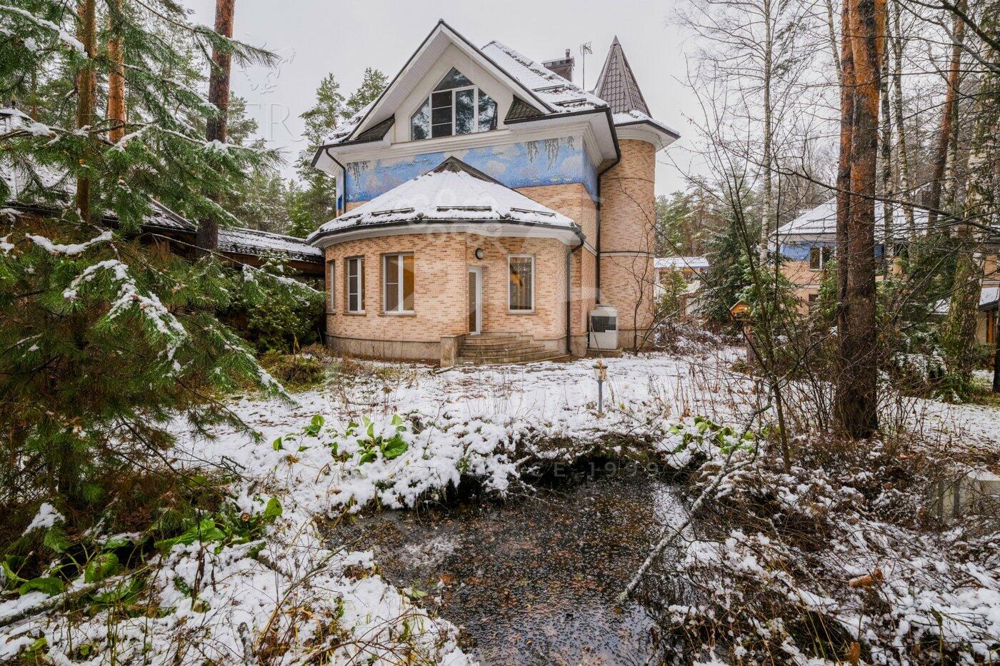 2-этажный коттедж 350 м² с отделкой