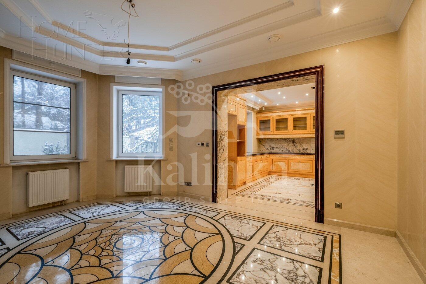 2-этажный коттедж 350 м² с отделкой