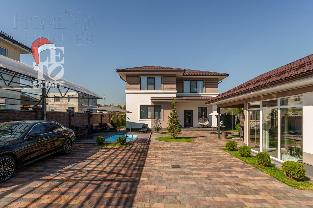 2-этажный коттедж 244 м² с отделкой