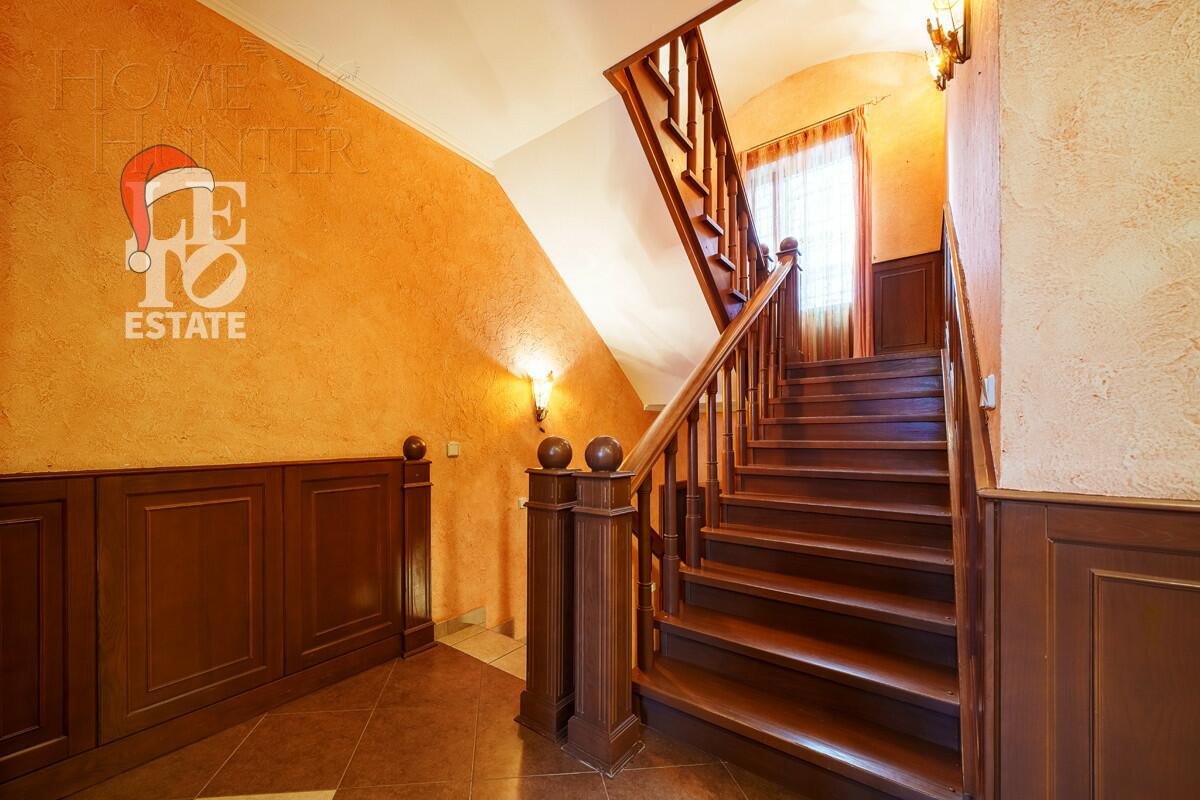 2-этажный коттедж 350 м² с отделкой