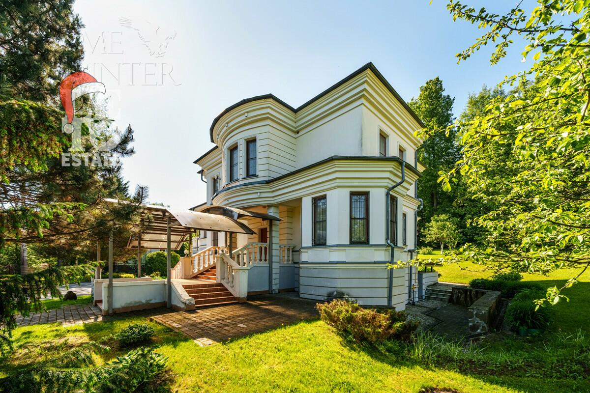 2-этажный коттедж 350 м² с отделкой