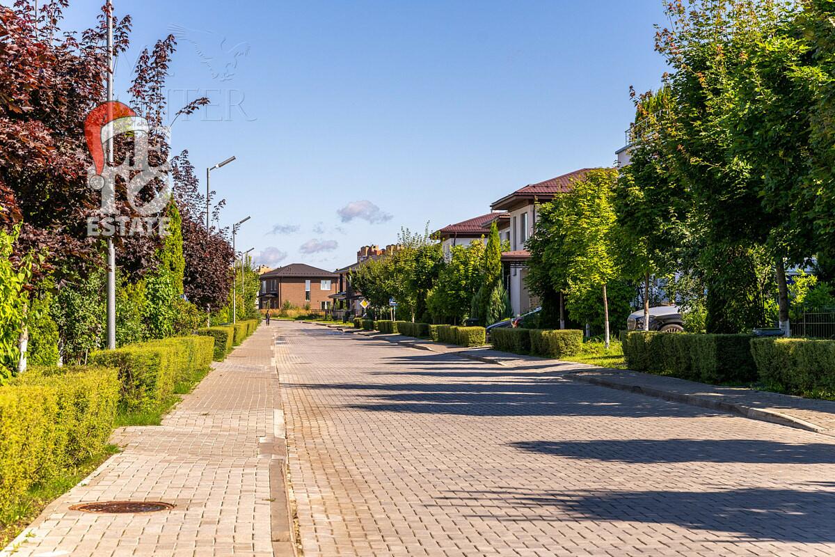 2-этажный коттедж 260 м² с отделкой