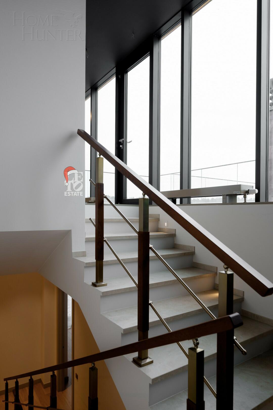 4-этажный таунхаус 278 м² с отделкой