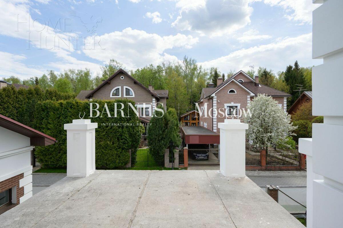 3-этажный коттедж 501.7 м² без отделки