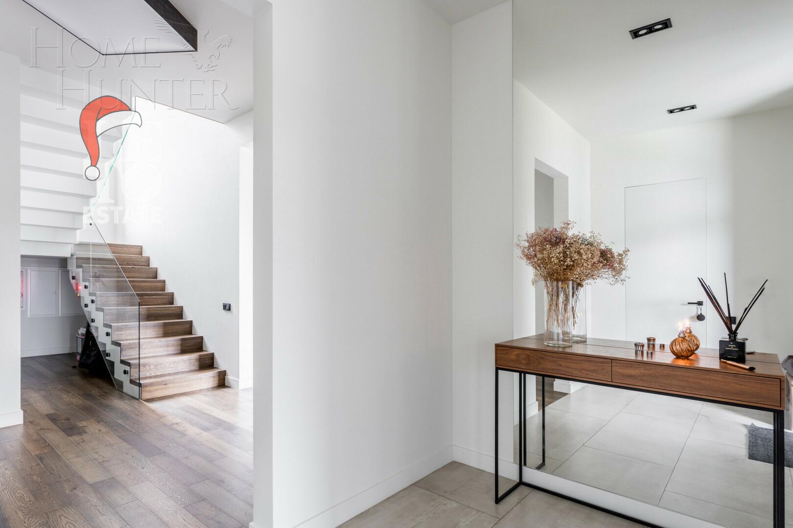 2-этажный коттедж 450 м² с отделкой