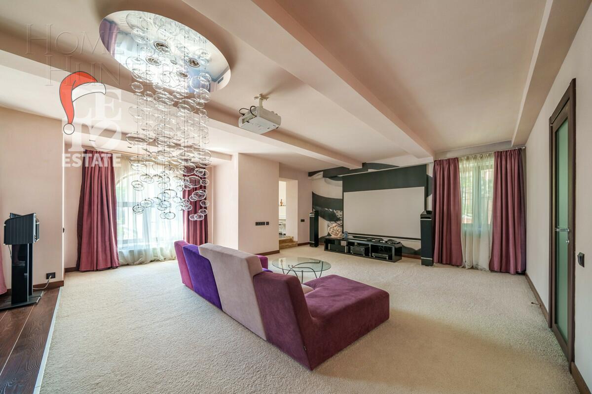 3-этажный коттедж 640 м² с отделкой