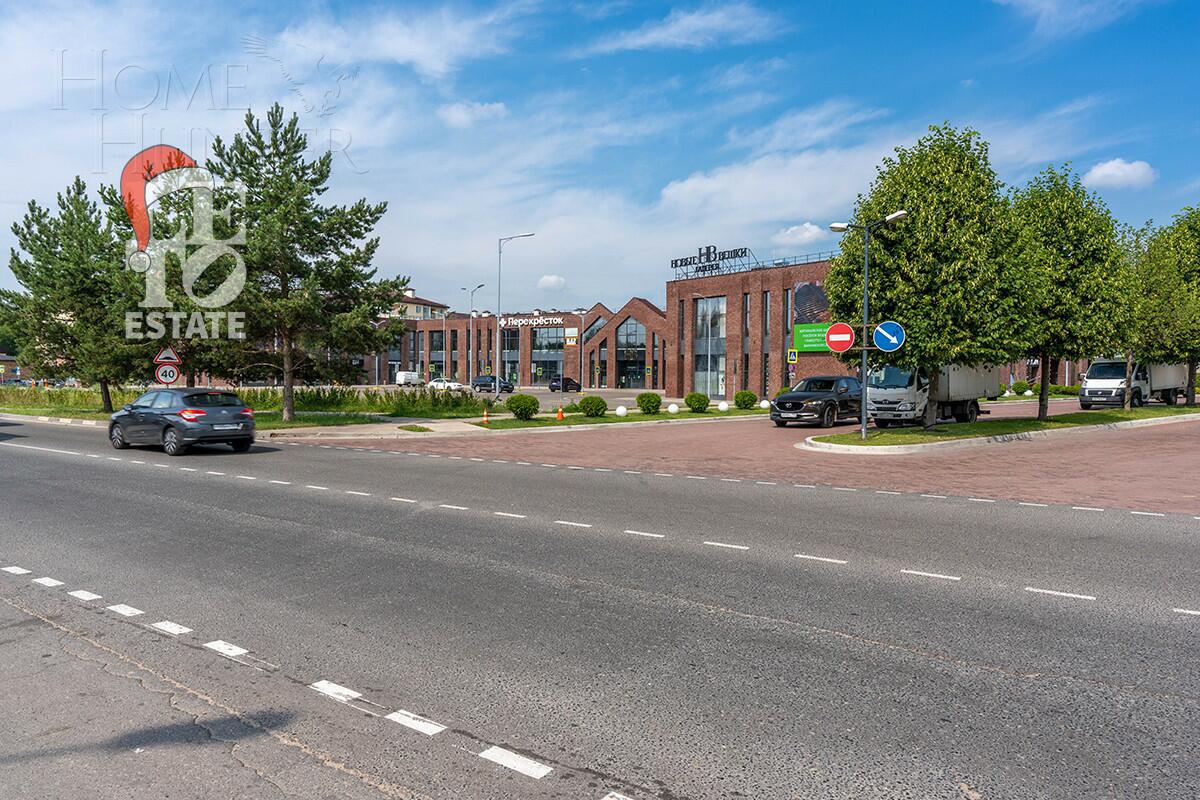 3-этажный коттедж 690 м² без отделки