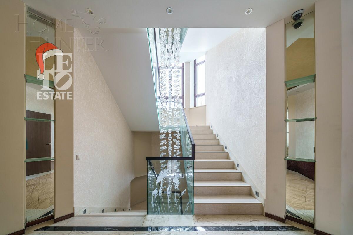 2-этажный коттедж 680 м² с отделкой