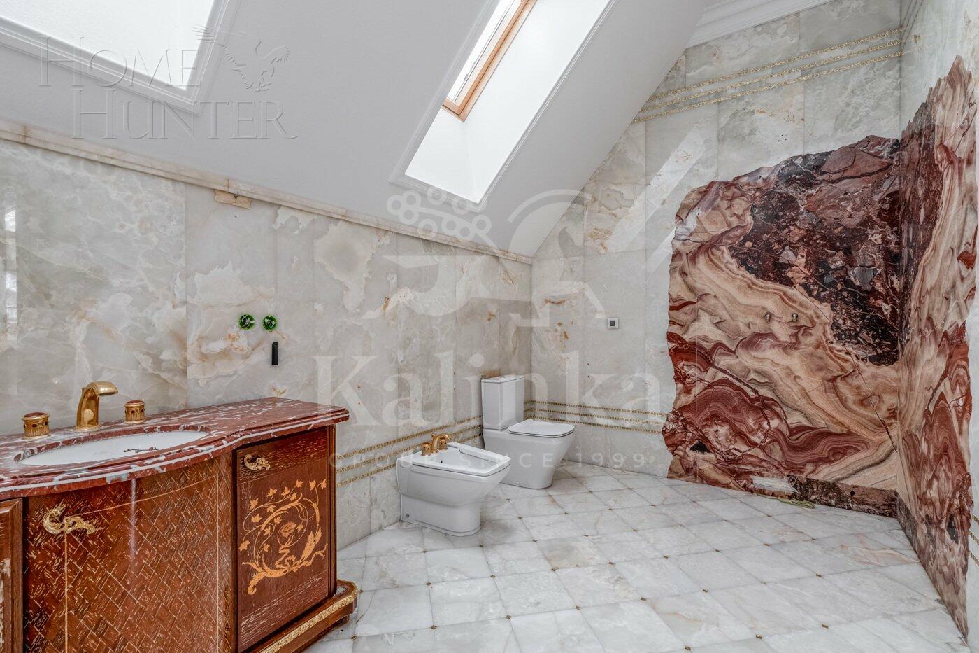 2-этажный коттедж 350 м² с отделкой