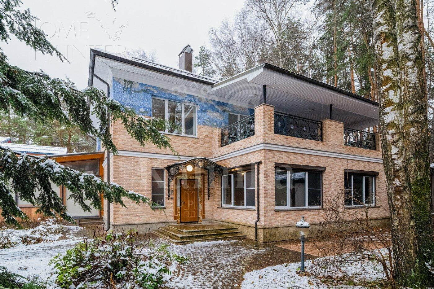 2-этажный коттедж 350 м² с отделкой