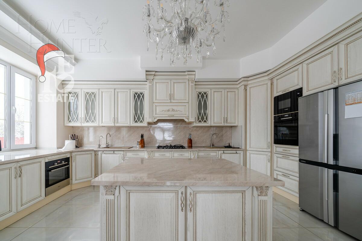 2-этажный коттедж 1 110 м² с отделкой