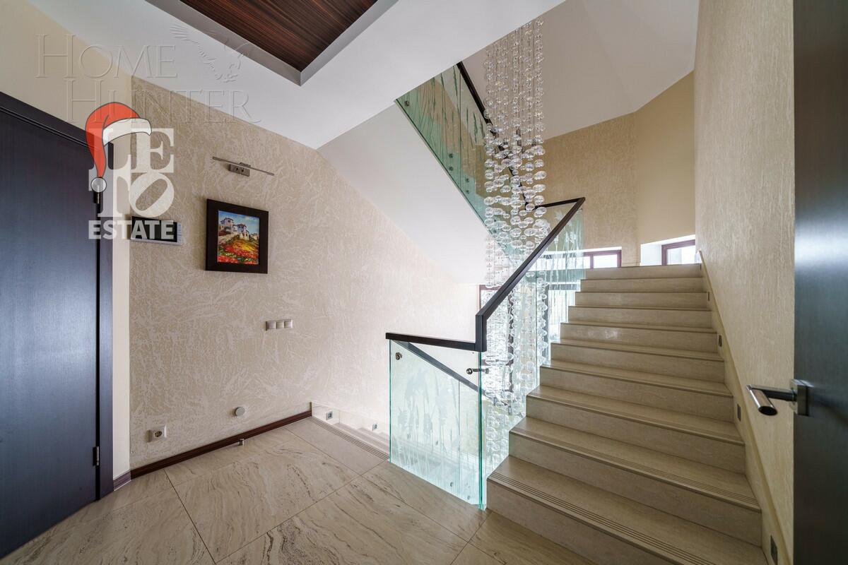 2-этажный коттедж 680 м² с отделкой