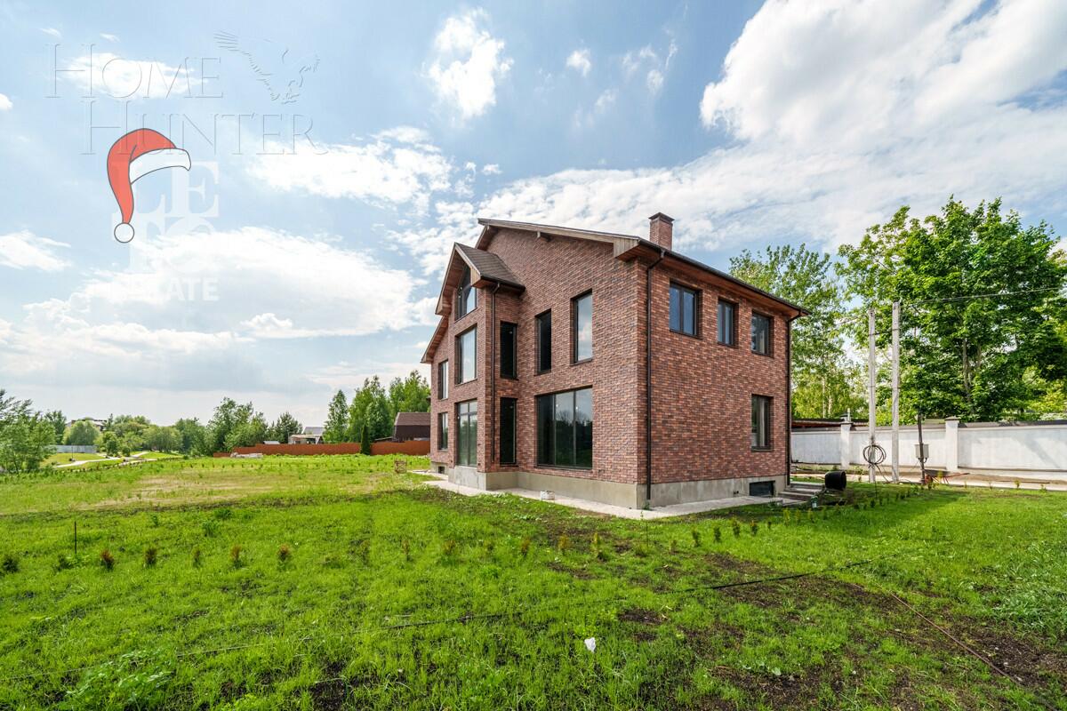 2-этажный коттедж 398.2 м² без отделки