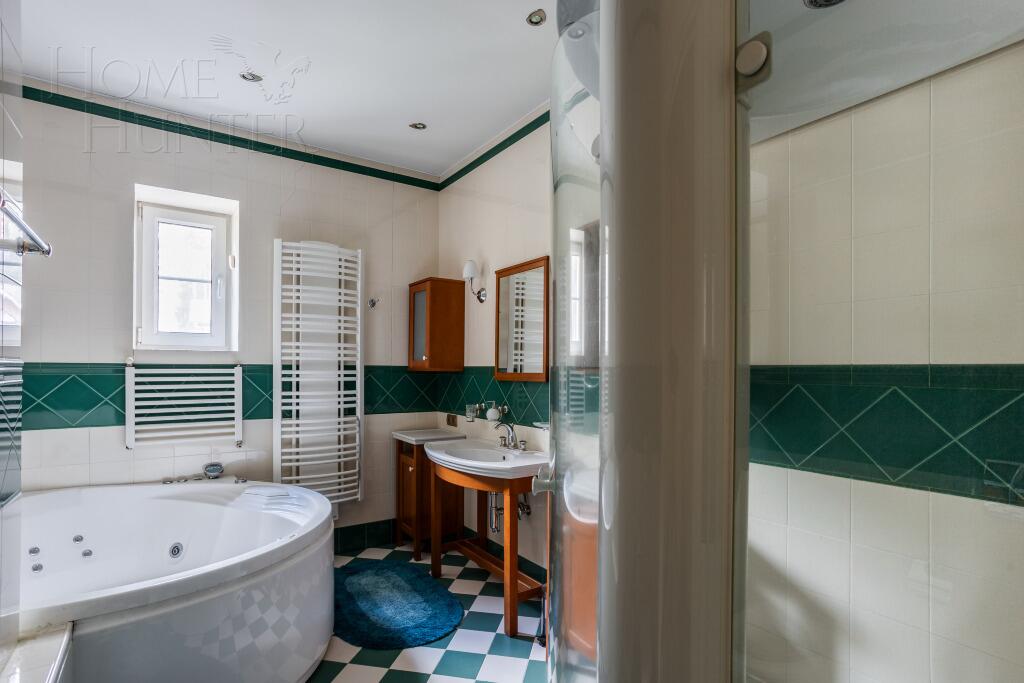 2-этажный коттедж 550 м² с отделкой