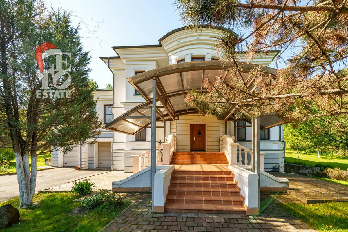 2-этажный коттедж 350 м² с отделкой