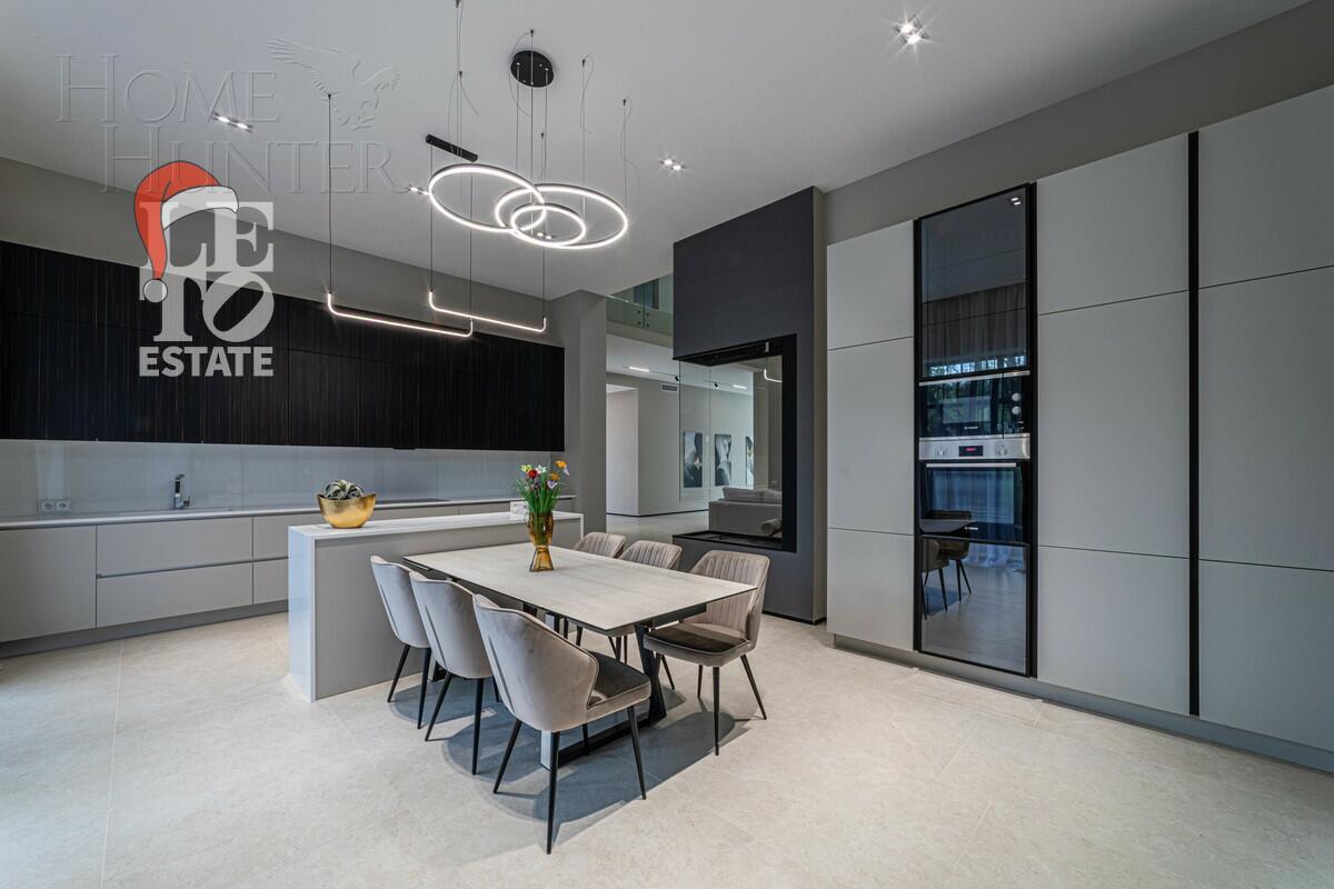 2-этажный коттедж 720 м² с отделкой