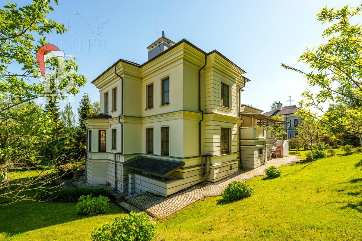 2-этажный коттедж 350 м² с отделкой