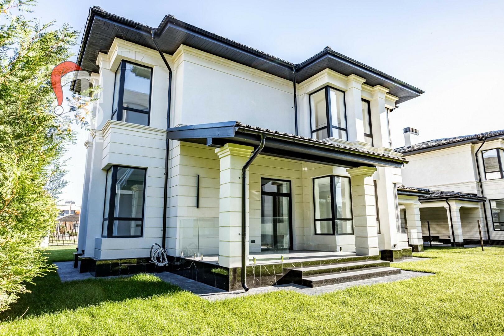 2-этажный коттедж 240 м² с отделкой