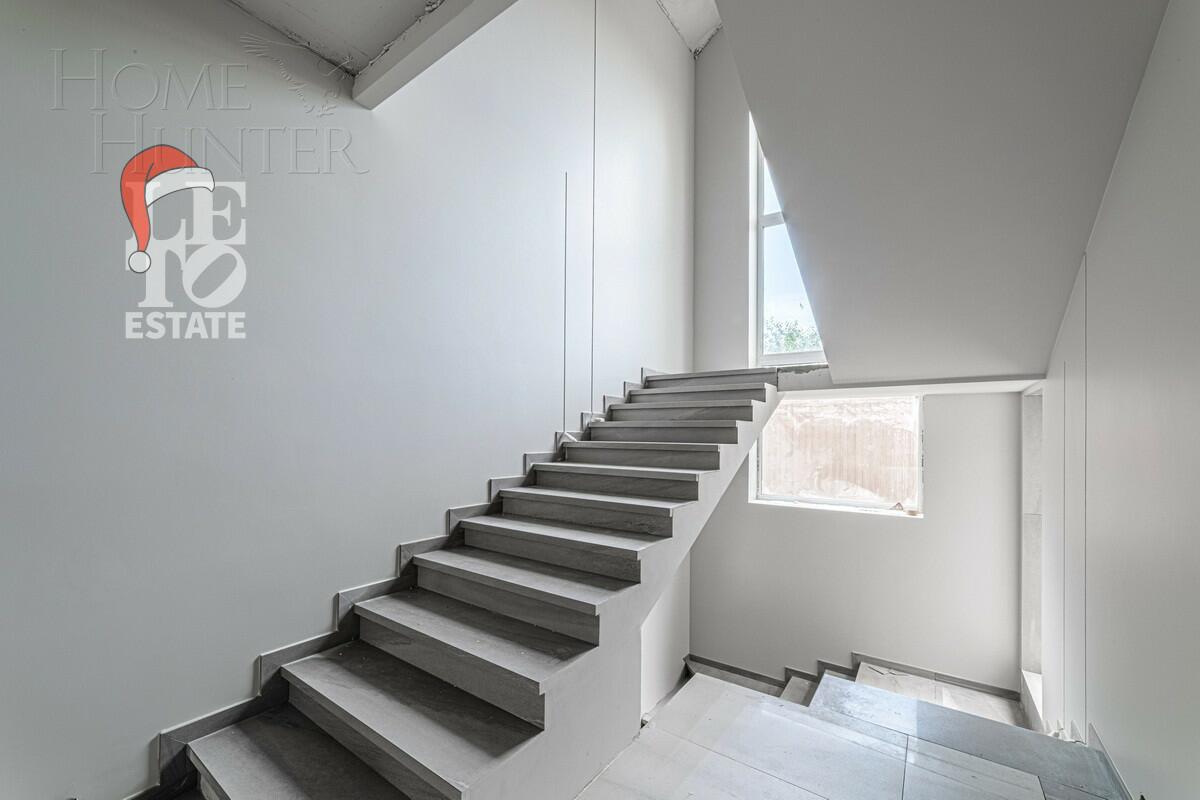 2-этажный коттедж 398.2 м² без отделки