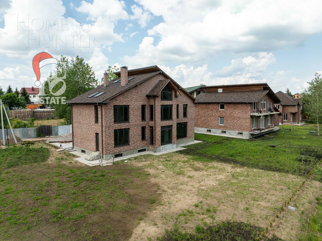 2-этажный коттедж 398.2 м² без отделки