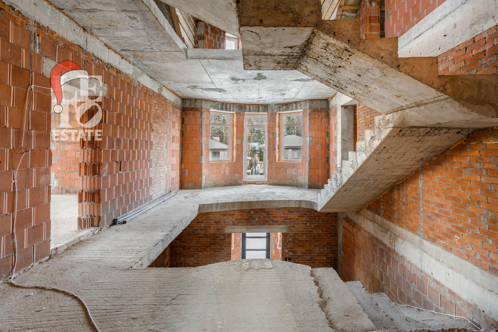 2-этажный коттедж 860 м² без отделки