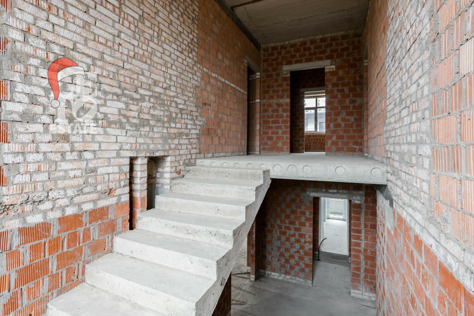 2-этажный коттедж 270 м² без отделки