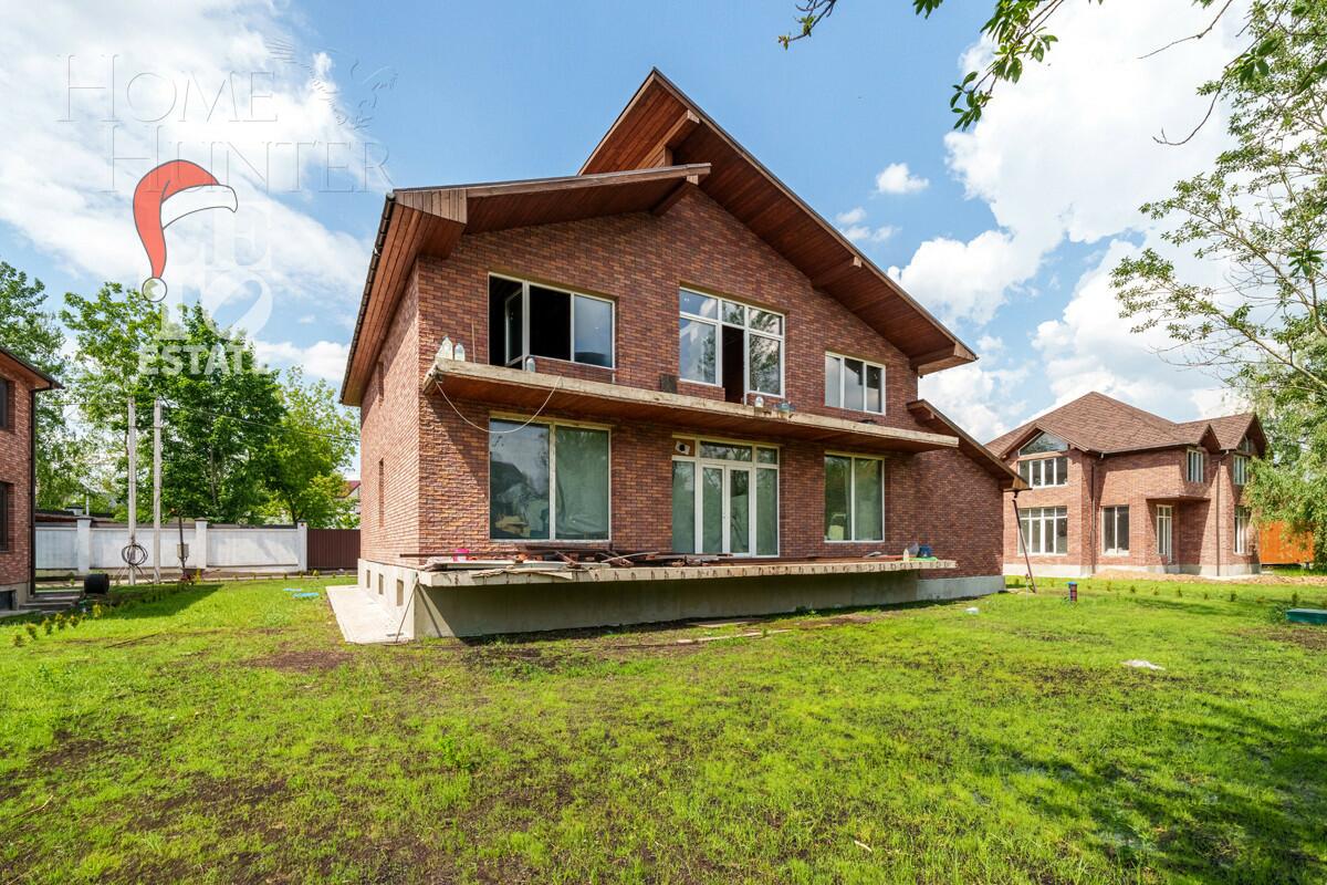 2-этажный коттедж 606.8 м² без отделки