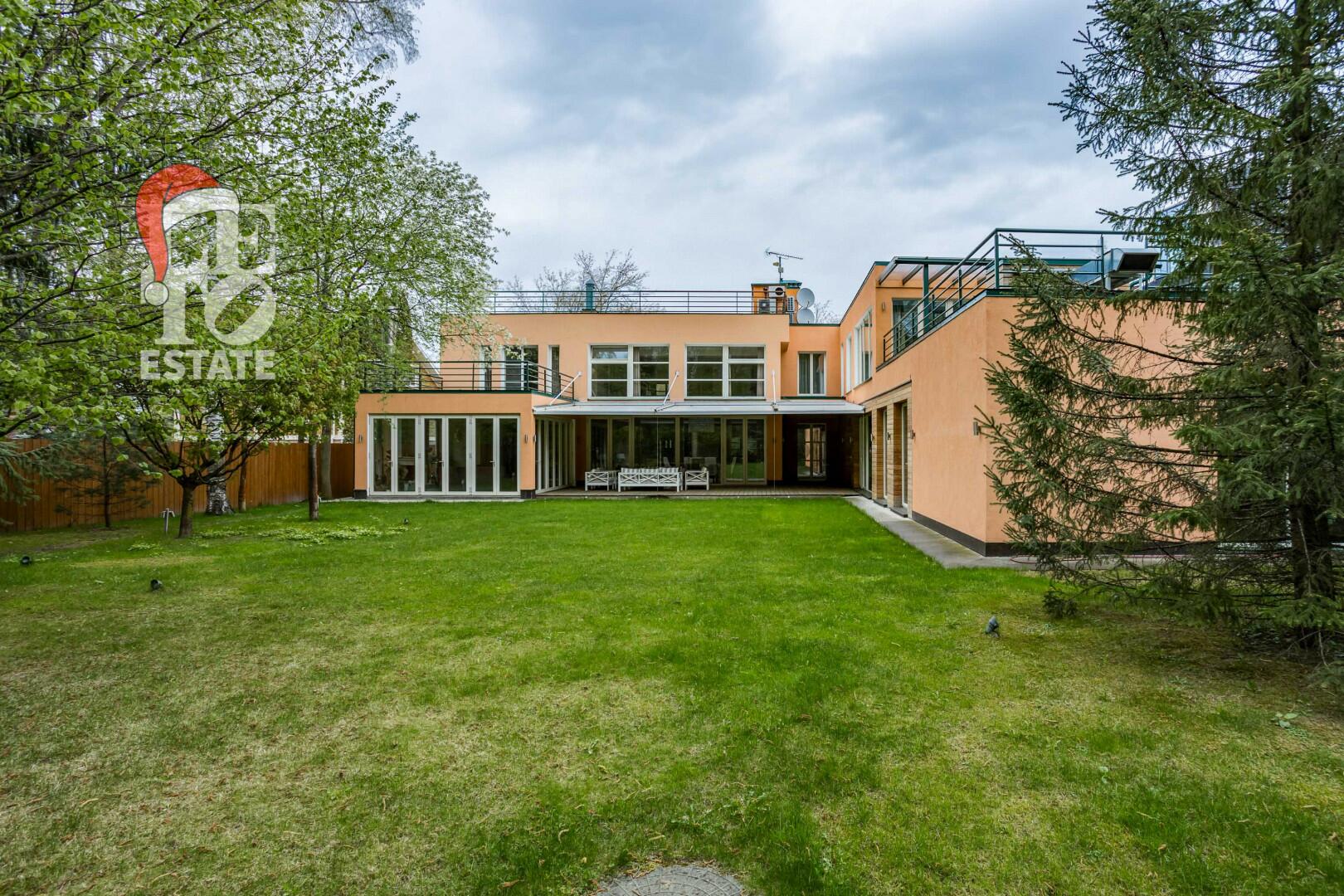 2-этажный коттедж 760 м² с отделкой