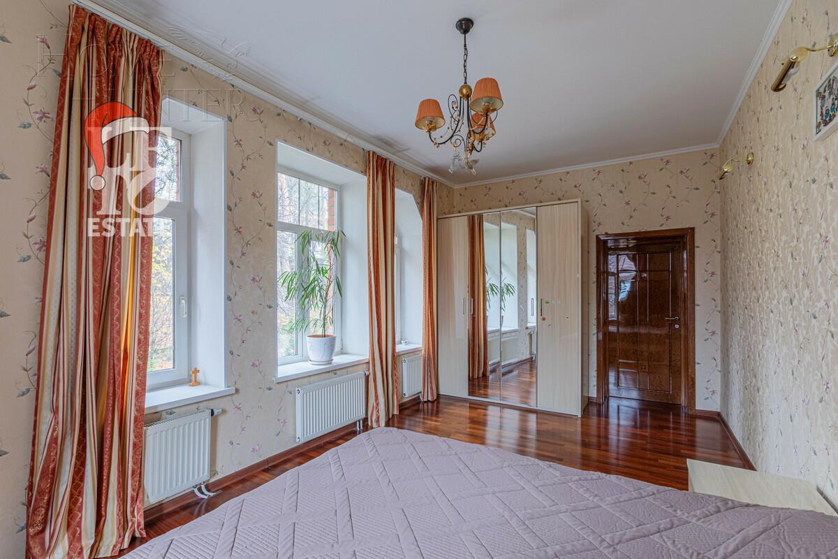 3-этажный коттедж 472 м² с отделкой