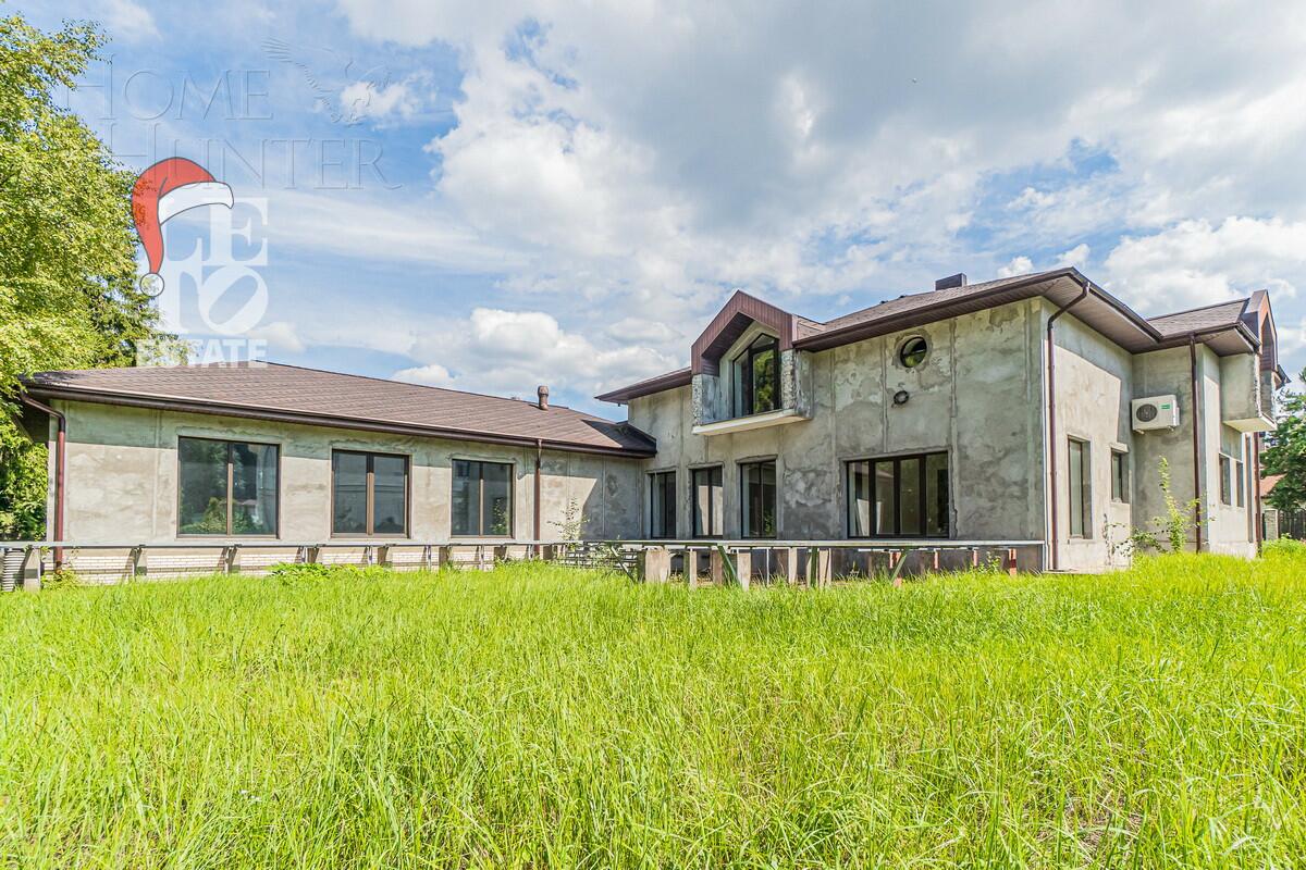 2-этажный коттедж 590 м² без отделки