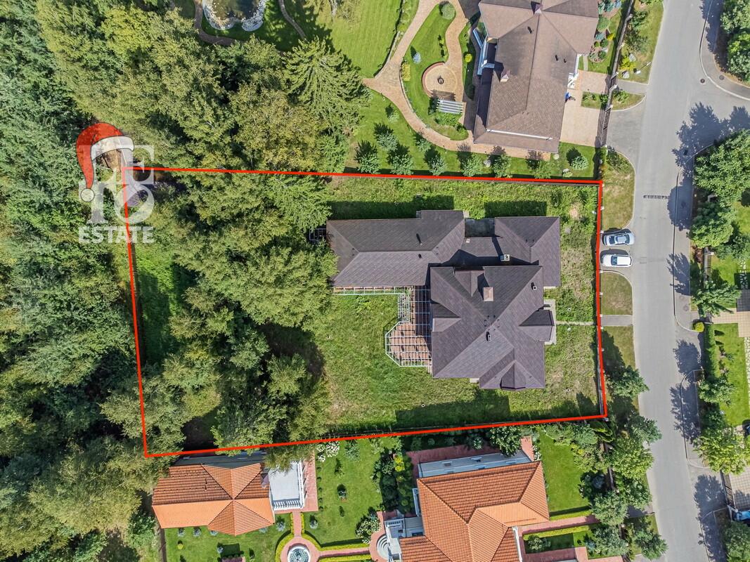 2-этажный коттедж 590 м² без отделки