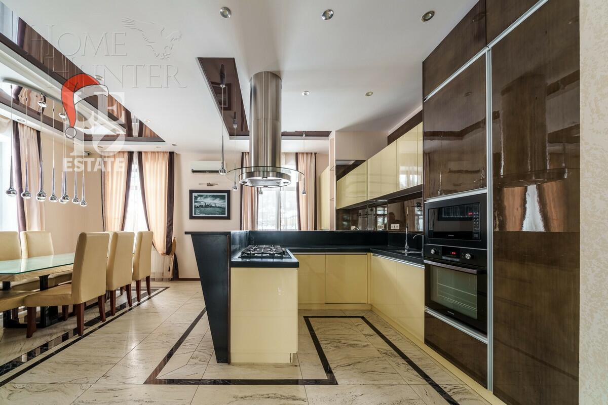 2-этажный коттедж 680 м² с отделкой