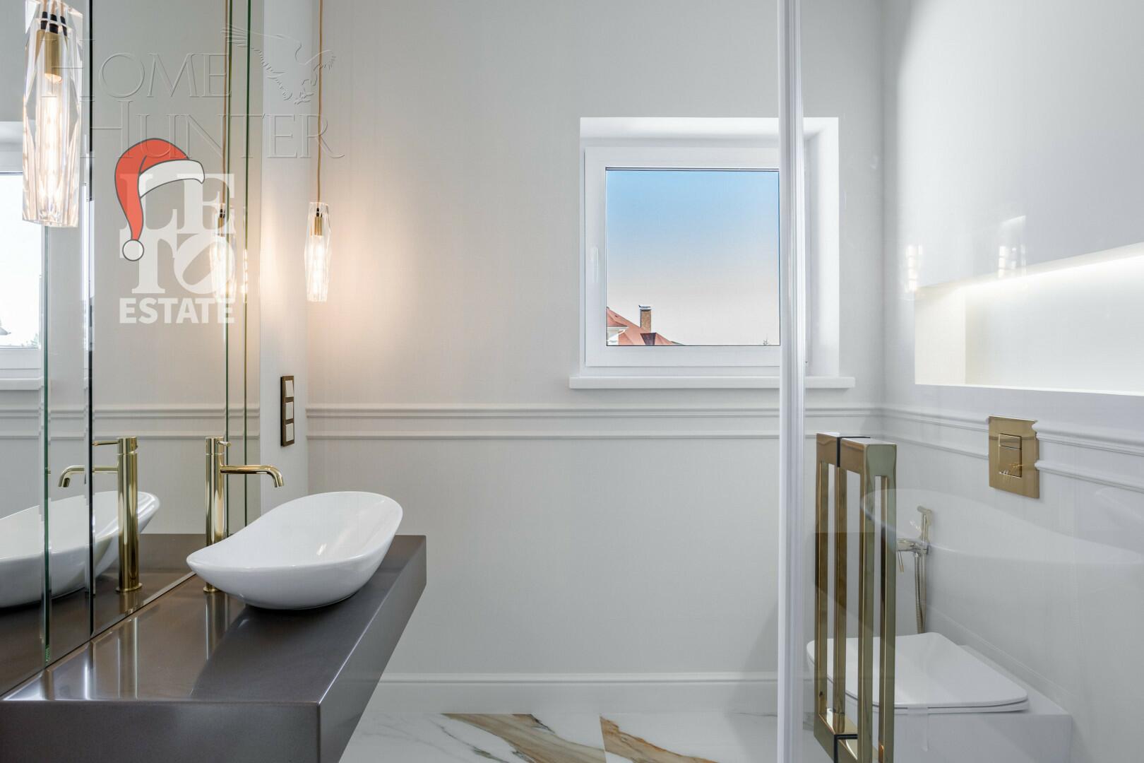 2-этажный коттедж 240 м² с отделкой