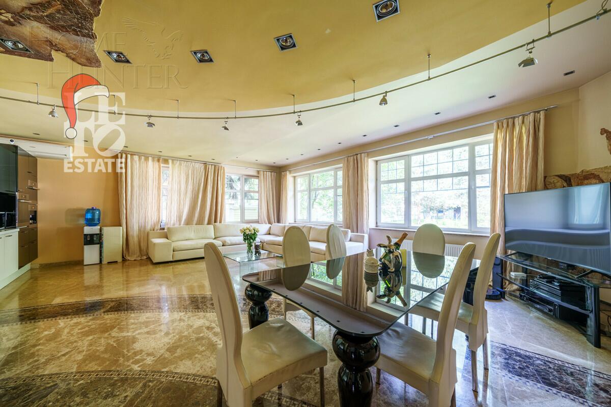 3-этажный коттедж 640 м² с отделкой